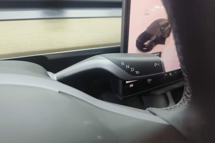 Used Tesla Model Y 2022 Long-Range All-Wheel-Drive Version Gear Lever