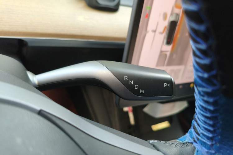 Used Tesla Model Y 2022 Revised Version Rear-Wheel Drive Gear Lever