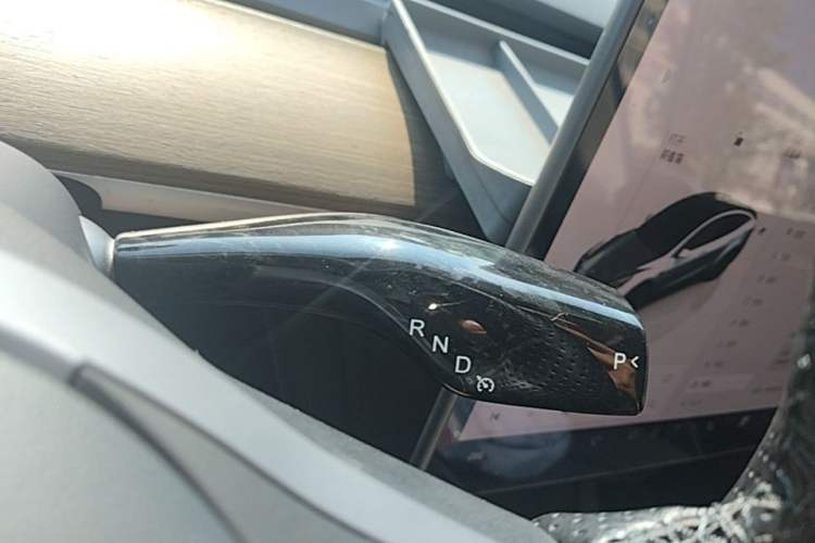 Used Tesla Model Y 2022 Long-Range All-Wheel-Drive Version Gear Lever