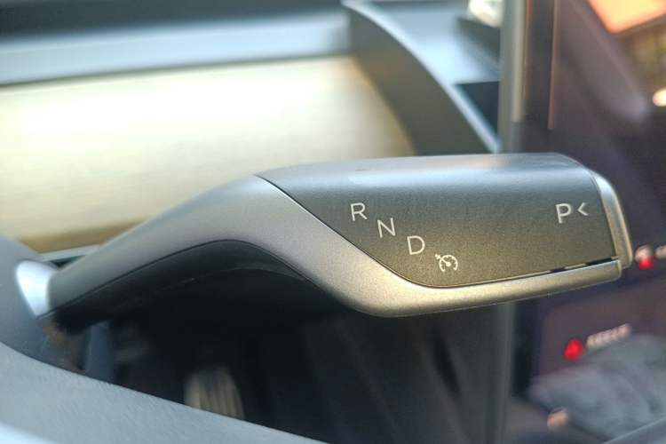 Used Tesla Model Y 2022 Revised Version Rear-Wheel Drive Gear Lever