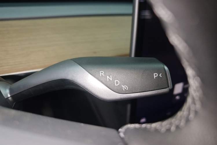 Used Tesla Model Y 2022 Revised Version Rear-Wheel Drive Gear Lever