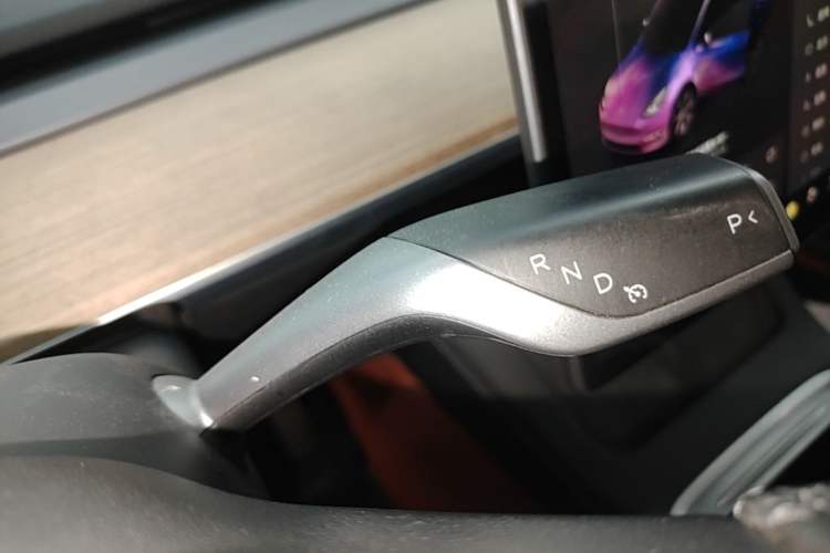 Used Tesla Model Y 2022 Long-Range All-Wheel-Drive Version Gear Lever