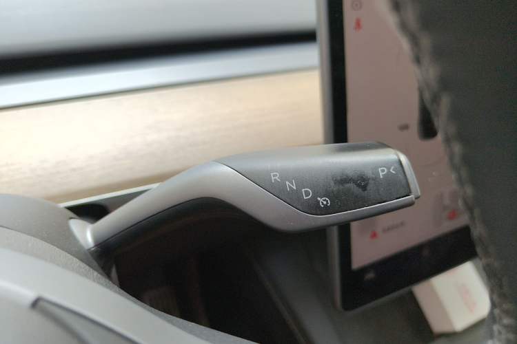 Used Tesla Model Y 2022 Revised Version Rear-Wheel Drive Gear Lever