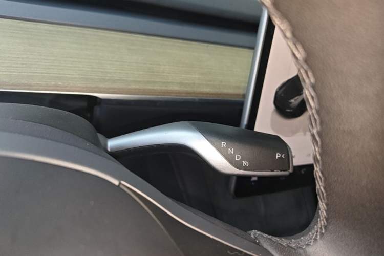 Used Tesla Model Y 2022 Revised Version Rear-Wheel Drive Gear Lever