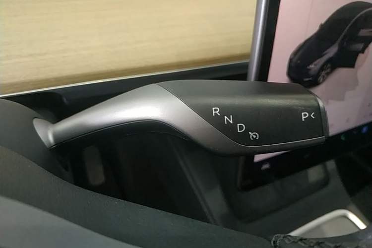 Used Tesla Model Y 2022 Revised Version Rear-Wheel Drive Gear Lever