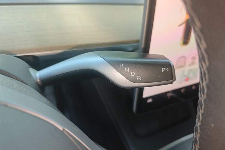 Used Tesla Model Y 2022 Revised Version Rear-Wheel Drive Gear Lever