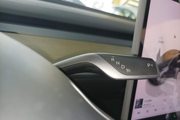 Used Tesla Model Y 2022 Revised Version Rear-Wheel Drive Gear Lever