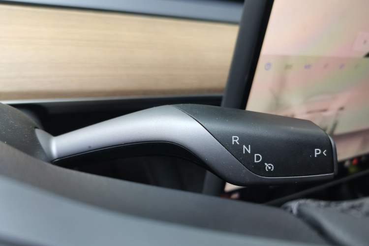 Used Tesla Model Y 2022 Revised Version Rear-Wheel Drive Gear Lever