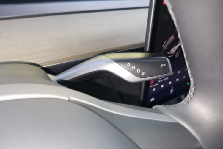 Used Tesla Model Y 2022 Revised Version Rear-Wheel Drive Gear Lever