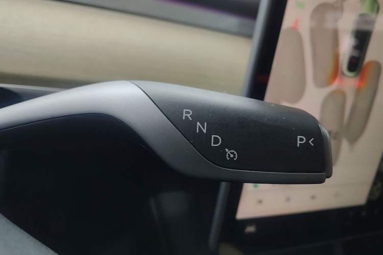 Used Tesla Model Y 2022 Revised Version Rear-Wheel Drive Gear Lever