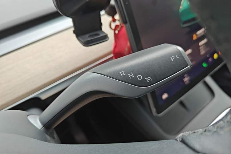 Used Tesla Model Y 2022 Long-Range All-Wheel-Drive Version Gear Lever