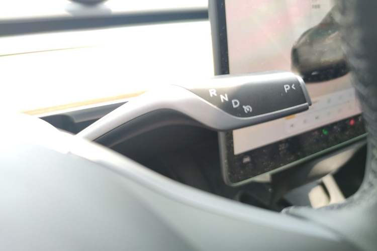 Used Tesla Model Y 2022 Long-Range All-Wheel-Drive Version Gear Lever