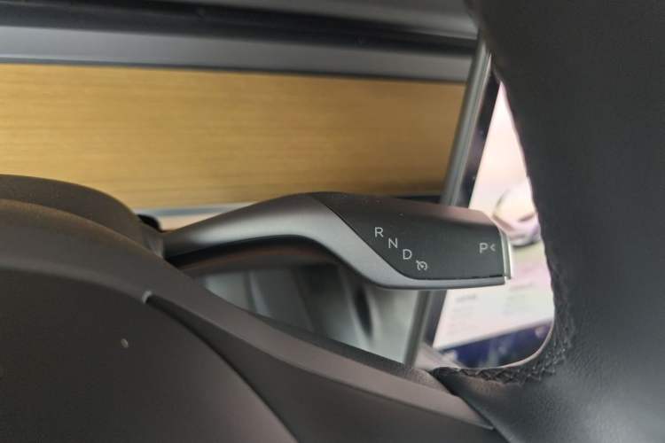 Used Tesla Model Y 2022 Revised Version Rear-Wheel Drive Gear Lever