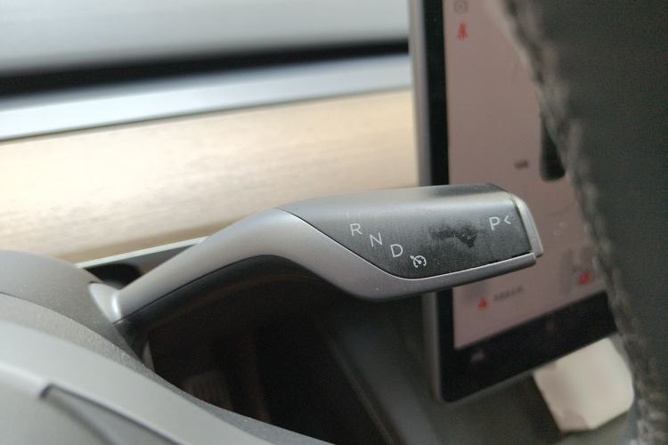 Used Tesla Model Y 2022 Revised Version Rear-Wheel Drive Gear Lever