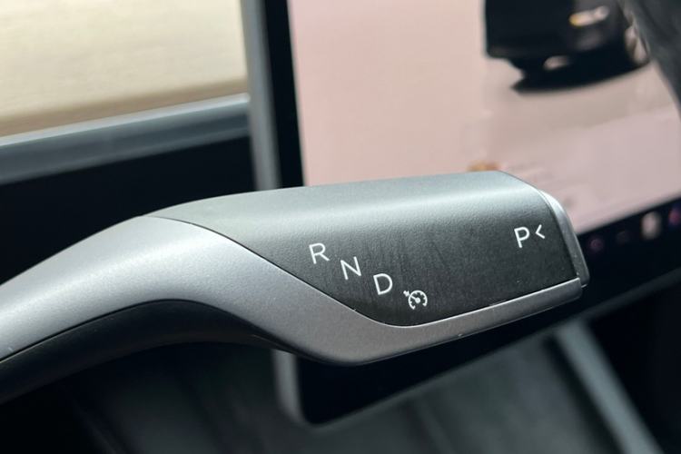Used Tesla Model Y 2022 Revised Version Rear-Wheel Drive Gear Lever