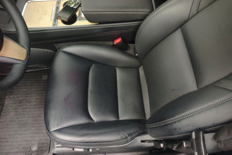 Used Tesla Model Y 2022 Rear-Wheel-Drive Version Interior 1