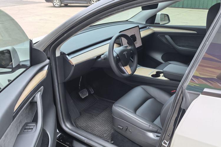 Used Tesla Model Y 2022 Revised Version Rear-Wheel Drive Interior 1