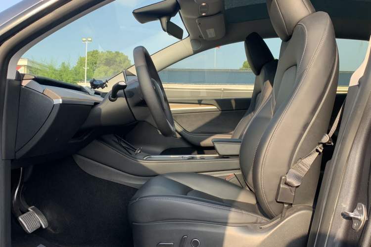 Used Tesla Model Y 2022 Rear-Wheel-Drive Version Interior 1
