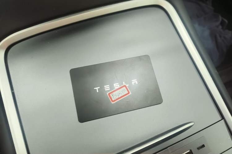 Used Tesla Model Y 2022 Long-Range All-Wheel-Drive Version Interior 1
