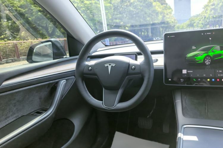 Used Tesla Model Y 2022 Rear-Wheel-Drive Version Interior 1