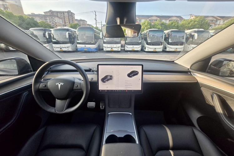 Used Tesla Model Y 2022 Rear-Wheel-Drive Version Interior 1
