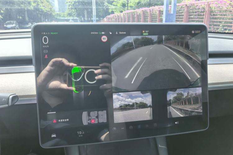 Used Tesla Model Y 2022 Rear-Wheel-Drive Version Interior 10