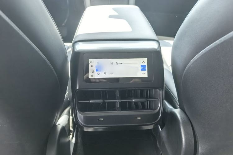 Used Tesla Model Y 2022 Rear-Wheel-Drive Version Interior 11