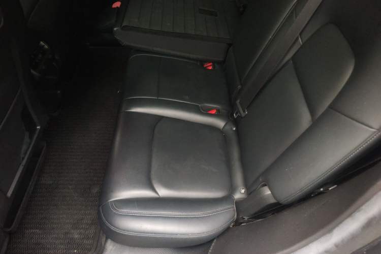 Used Tesla Model Y 2022 Rear-Wheel-Drive Version Interior 2