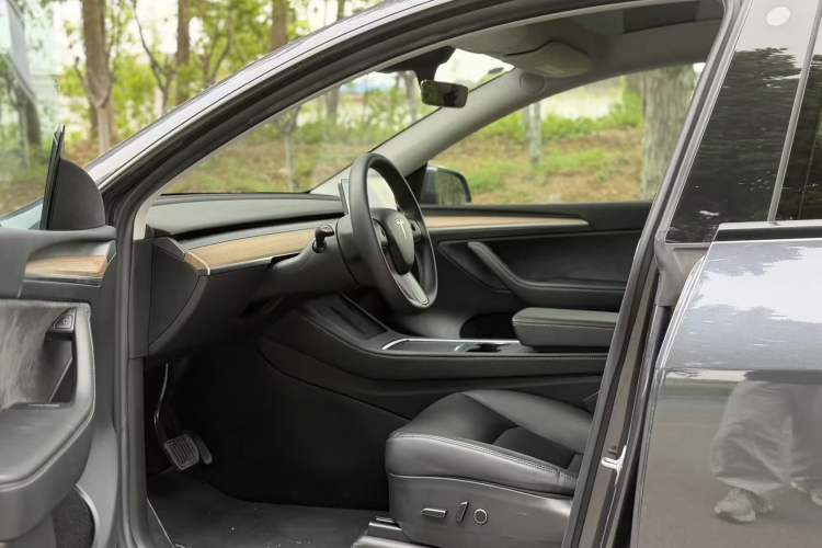 Used Tesla Model Y 2022 Revised Version Rear-Wheel Drive Interior 2