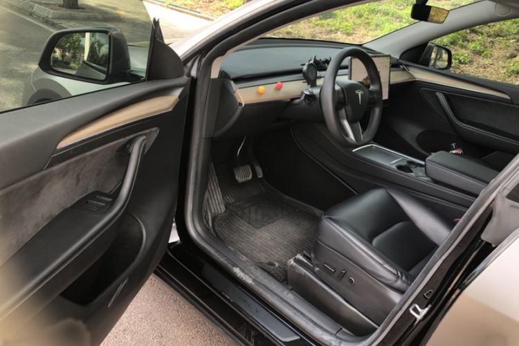 Used Tesla Model Y 2022 Rear-Wheel-Drive Version Interior 3