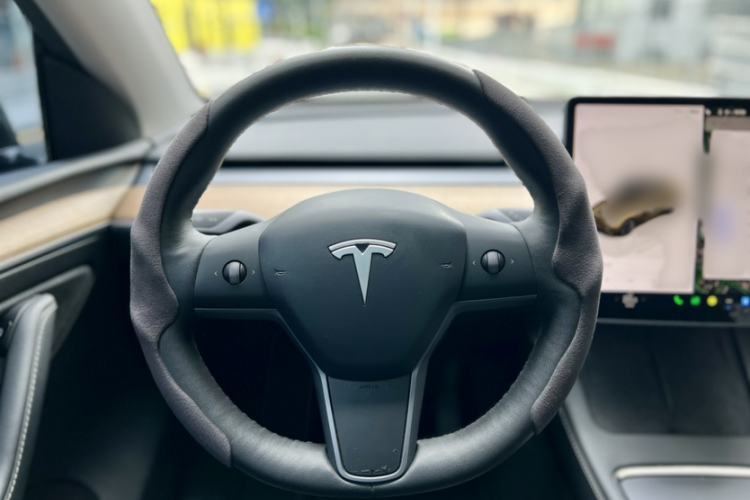 Used Tesla Model Y 2022 Rear-Wheel-Drive Version Interior 3