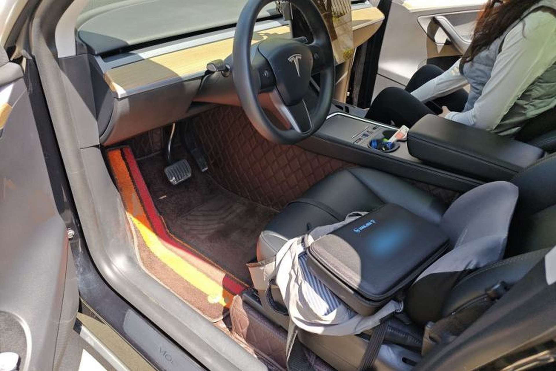 Used Tesla Model Y 2022 Rear-Wheel-Drive Version Interior 3