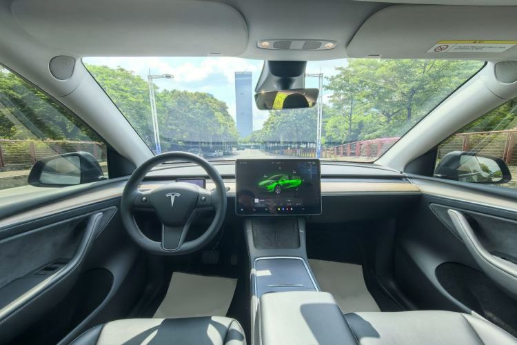 Used Tesla Model Y 2022 Rear-Wheel-Drive Version Interior 3