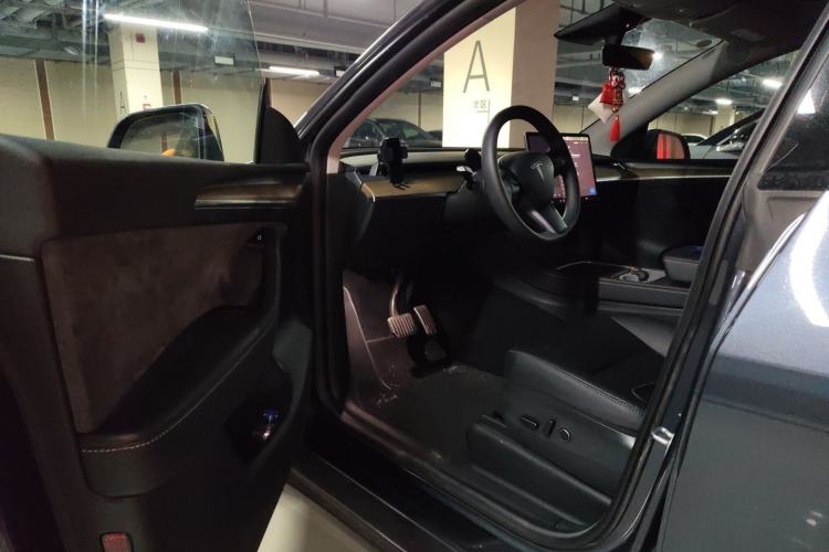 Used Tesla Model Y 2022 Revised Version Rear-Wheel Drive Interior 3