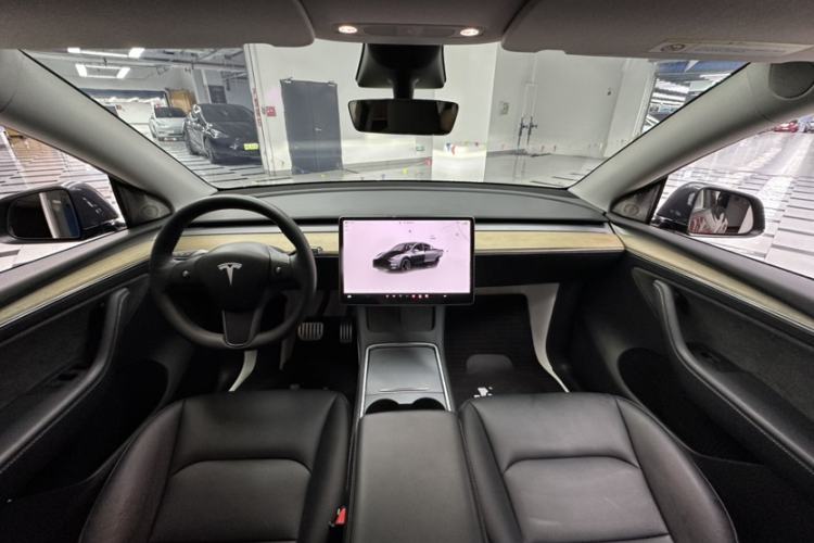 Used Tesla Model Y 2022 Performance High-Performance All-Wheel-Drive Version Interior 4