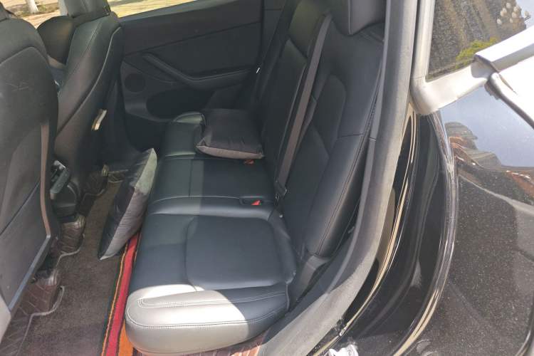 Used Tesla Model Y 2022 Rear-Wheel-Drive Version Interior 4