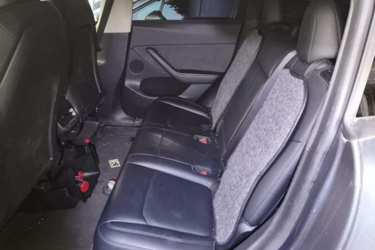 Used Tesla Model Y 2022 Rear-Wheel-Drive Version Interior 4
