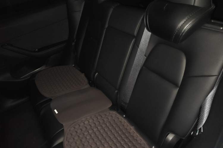 Used Tesla Model Y 2022 Revised Version Rear-Wheel Drive Interior 4