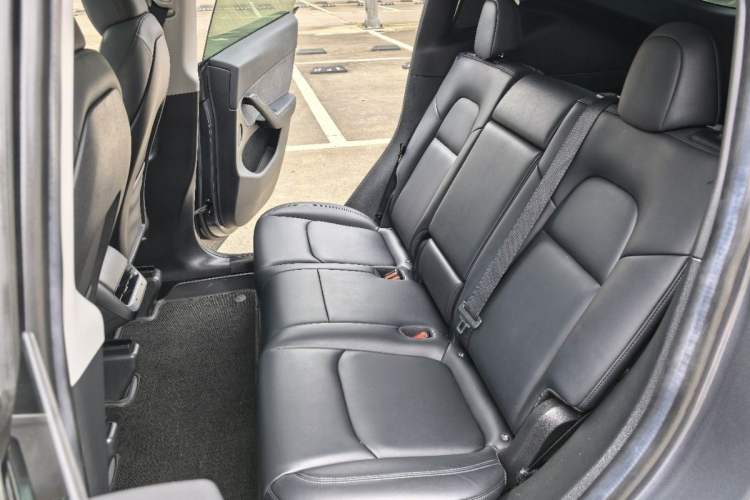 Used Tesla Model Y 2022 Revised Version Rear-Wheel Drive Interior 4