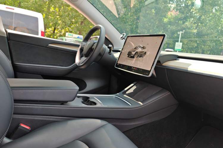 Used Tesla Model Y 2022 Revised Version Rear-Wheel Drive Interior 5