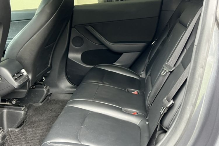 Used Tesla Model Y 2022 Rear-Wheel-Drive Version Interior 7
