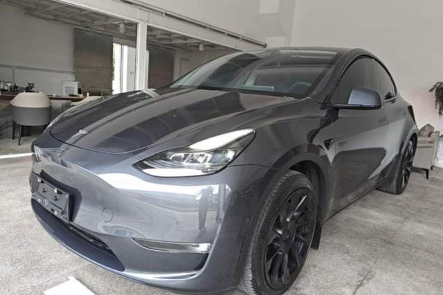 Used Tesla Model Y 2022 Long-Range All-Wheel-Drive Version
