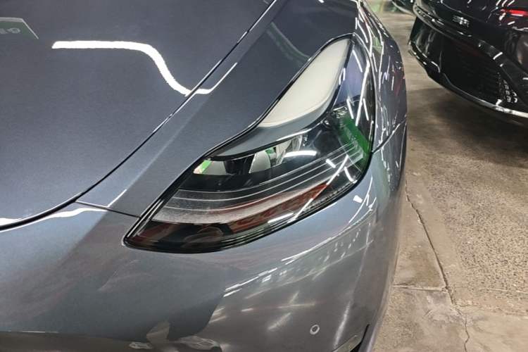 Used Tesla Model Y 2022 Long-Range All-Wheel-Drive Version Left Front Headlight