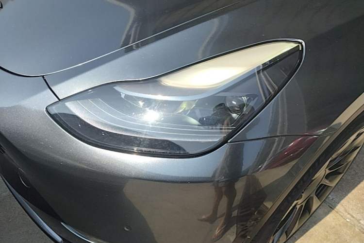 Used Tesla Model Y 2022 Long-Range All-Wheel-Drive Version Left Front Headlight