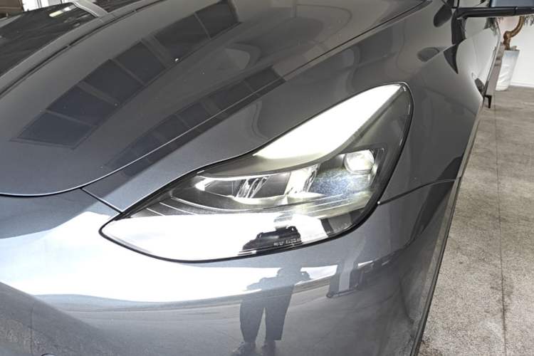 Used Tesla Model Y 2022 Long-Range All-Wheel-Drive Version Left Front Headlight
