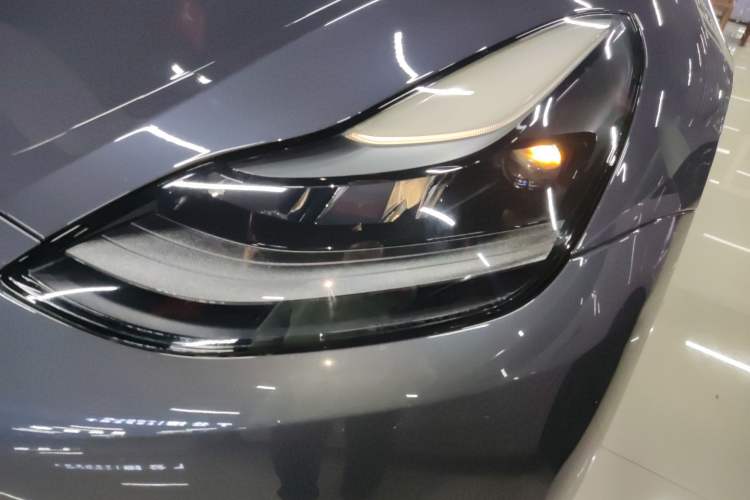 Used Tesla Model Y 2022 Long-Range All-Wheel-Drive Version Left Front Headlight