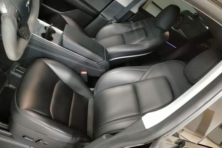 Used Tesla Model Y 2022 Rear-Wheel-Drive Version Left Front Seat
