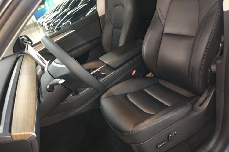 Used Tesla Model Y 2022 Rear-Wheel-Drive Version Left Front Seat
