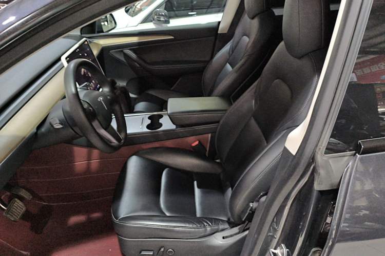 Used Tesla Model Y 2022 Rear-Wheel-Drive Version Left Front Seat