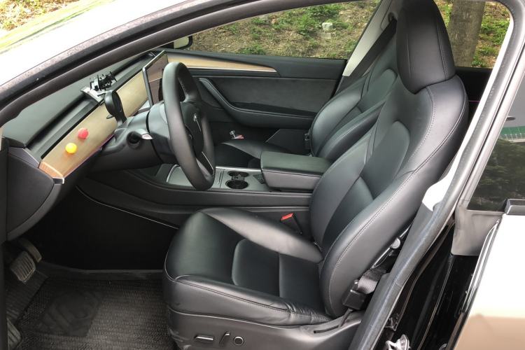 Used Tesla Model Y 2022 Rear-Wheel-Drive Version Left Front Seat